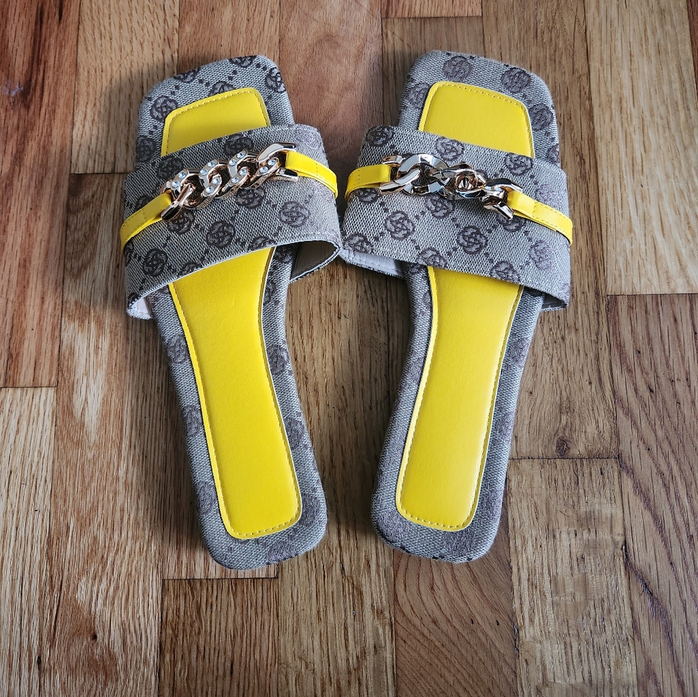 Women's Flats